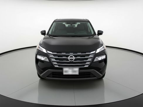 Used 2025 Nissan Rogue SV image 2