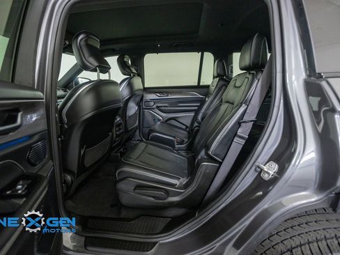 Used 2021 Jeep Grand Cherokee L Overland w/ Luxury Tech Group IV AWD/4WD image 26