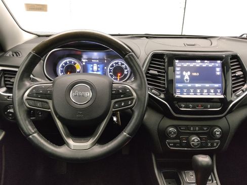 Used 2019 Jeep Cherokee Overland w/ Technology Group FWD image 22