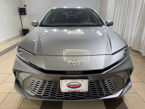 Used 2025 Toyota Camry XSE AWD/4WD image 8