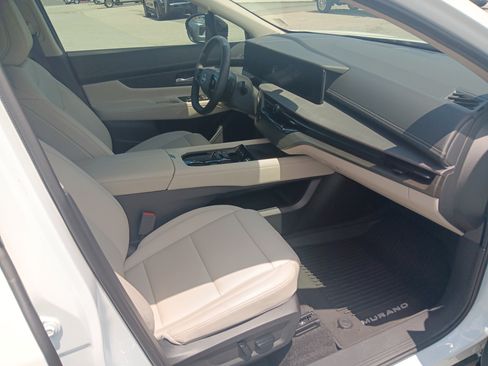 Used 2025 Nissan Murano SV FWD image 21