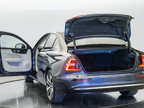 Certified 2023 Volvo S60 B5 Ultimate w/ Climate Package FWD image 25