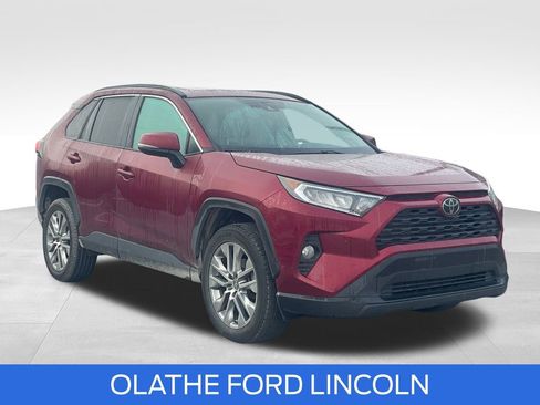 Used 2020 Toyota RAV4 XLE Premium image 36