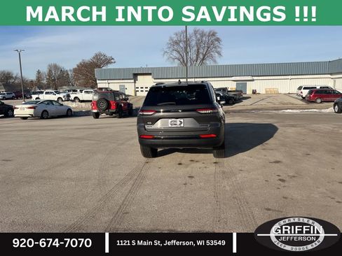 New 2025 Jeep Grand Cherokee Limited w/ Black Appearance Package image 10