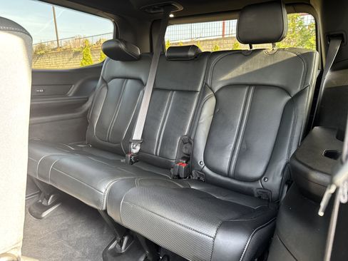 Used 2022 Jeep Wagoneer Series III w/ Premium Group I image 32