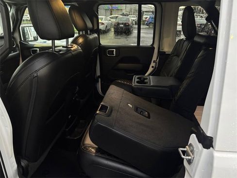 Used 2021 Jeep Wrangler Unlimited Sahara image 33