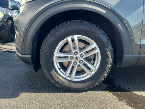 Used 2020 Ford Explorer XLT AWD/4WD image 26