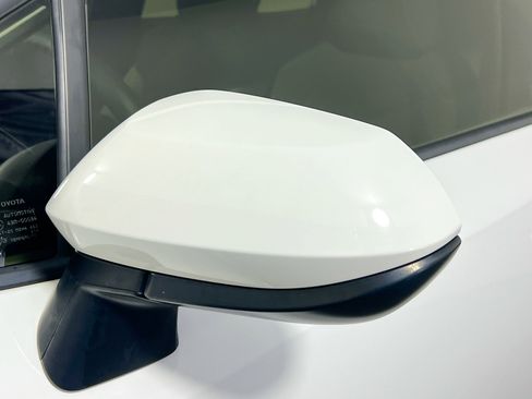 Used 2020 Toyota Corolla LE image 12