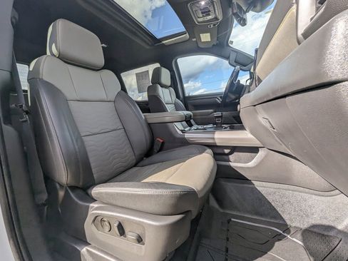 Used 2024 Chevrolet Silverado 1500 ZR2 w/ Technology Package image 30