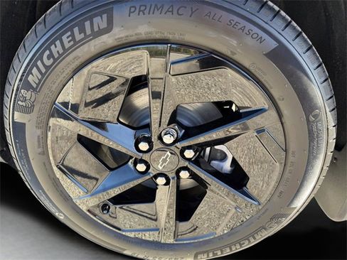 New 2026 Chevrolet Equinox EV LT w/ Midnight Package image 32