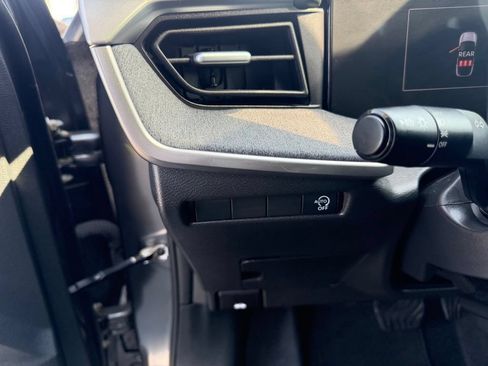 Used 2025 Nissan Kicks SV FWD image 22