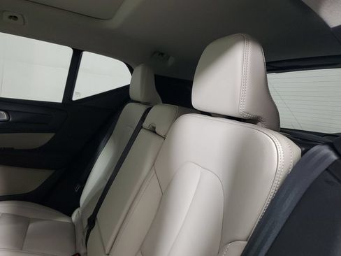 Certified 2026 Volvo XC40 B5 Plus AWD/4WD image 15