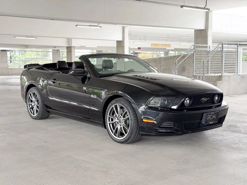 Used 2014 Ford Mustang GT w/ Electronics Package RWD image 15
