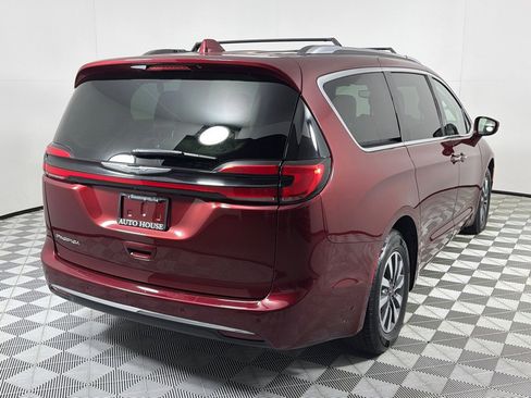 Used 2021 Chrysler Pacifica Touring-L FWD image 5