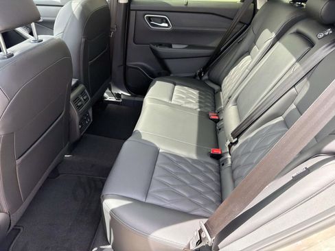 New 2026 Nissan Rogue Platinum AWD/4WD image 16