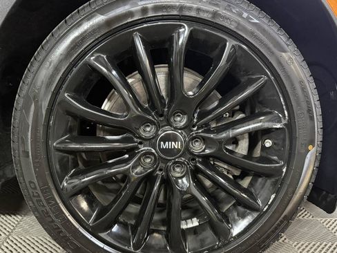 Used 2018 MINI Cooper Clubman FWD image 28