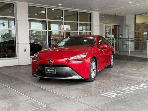 Used 2023 Toyota Mirai w/ Advanced Technology Package RWD image 2