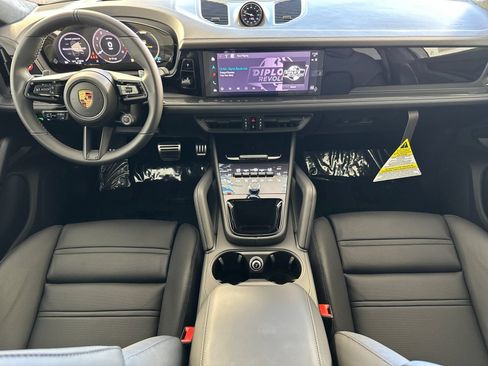 New 2026 Porsche Cayenne GTS AWD/4WD image 6