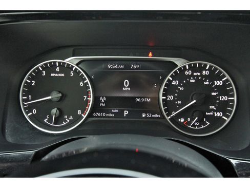 Used 2023 Nissan Pathfinder SV w/ SV Premium Package image 17