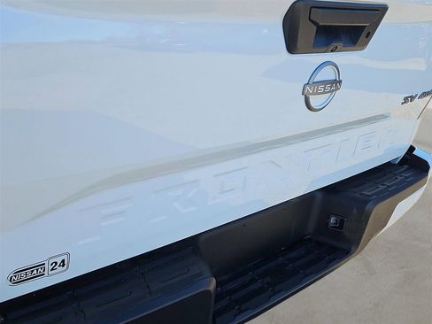 Certified 2024 Nissan Frontier SV image 4