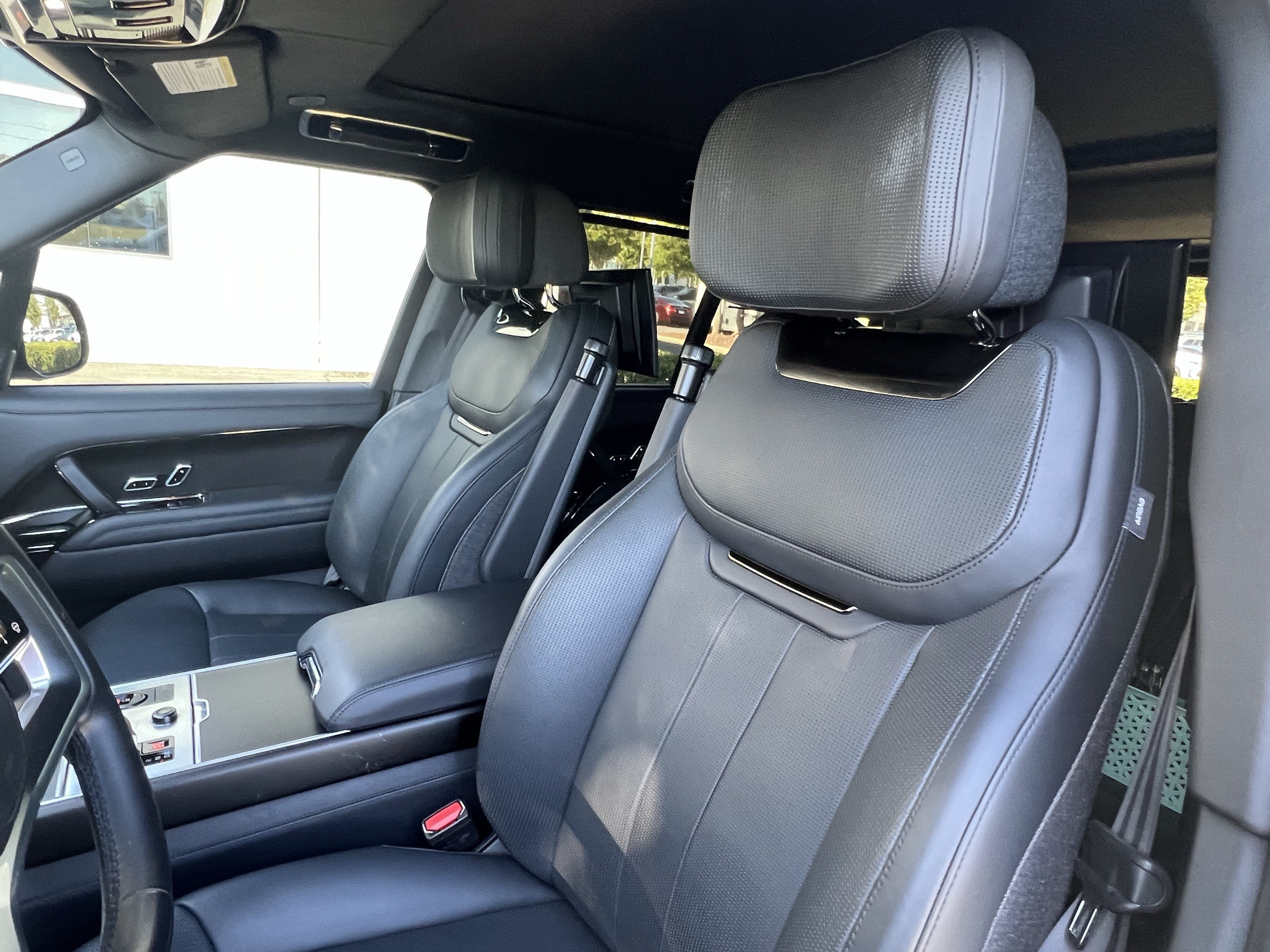 Used 2023 Land Rover Range Rover SV AWD/4WD image 16