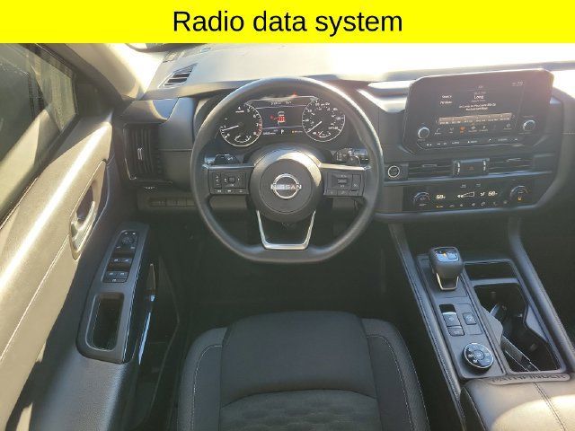 Used 2024 Nissan Pathfinder S AWD/4WD image 9