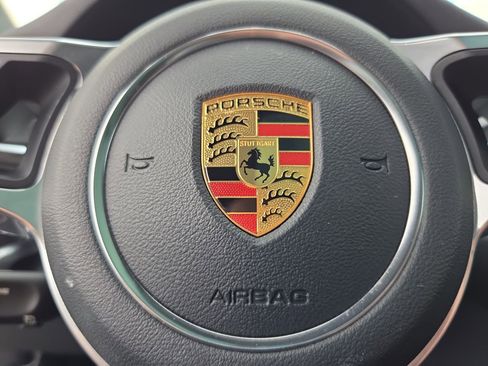 Used 2021 Porsche Macan AWD/4WD image 22