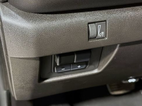 Used 2024 Chevrolet Colorado Trail Boss w/ Advanced Trailering Package AWD/4WD image 16