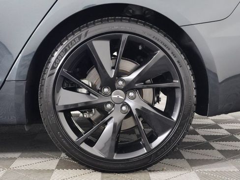 Used 2023 Genesis G70 2.0T w/ Sport Prestige Package RWD image 16