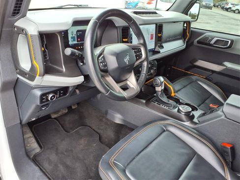 Used 2023 Ford Bronco Badlands image 23