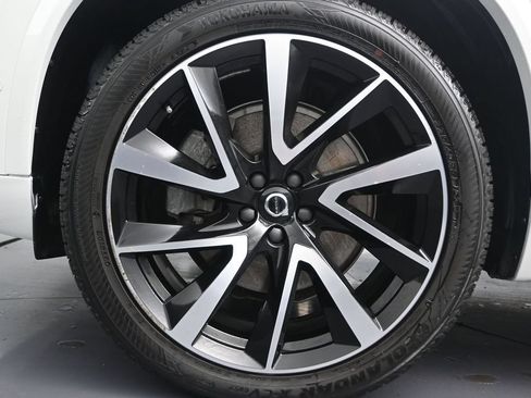 Used 2023 Volvo XC90 B5 Plus AWD/4WD image 10