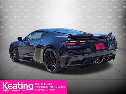 Used 2023 Chevrolet Corvette Z06 RWD image 2
