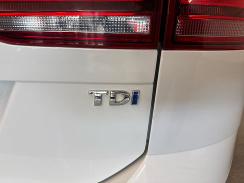 Used 2015 Volkswagen Golf TDI SE image 99