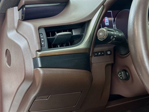 Used 2020 Lexus ES 350 w/ Premium Package FWD image 10