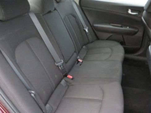 Used 2018 Kia Optima LX w/ 17" Alloy Wheels Package image 39