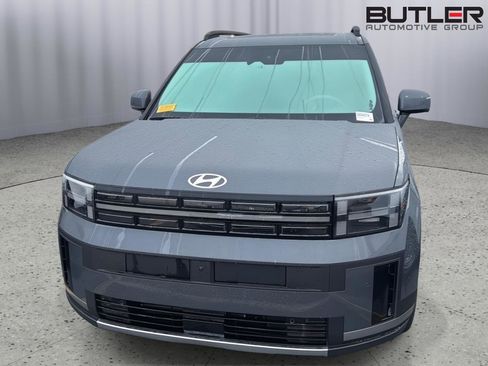 Used 2025 Hyundai Santa Fe Limited FWD image 4