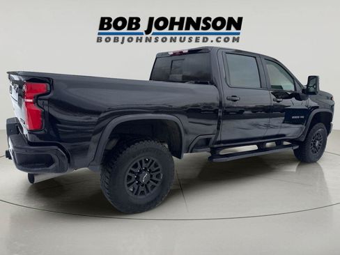 Used 2024 Chevrolet Silverado 2500 ZR2 w/ Technology Package AWD/4WD image 2