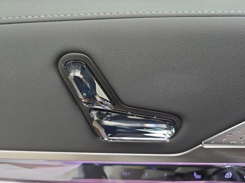 New 2026 BMW i7 xDrive60 w/ Executive Package image 13