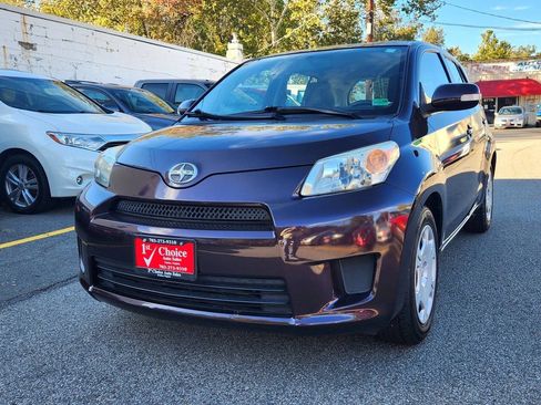 Used 2010 Scion xD image 1