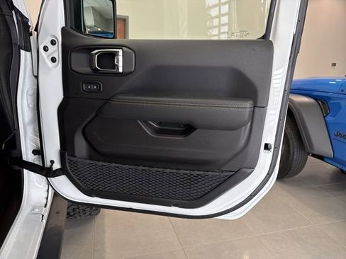 New 2025 Jeep Wrangler Unlimited Rubicon 392 image 51