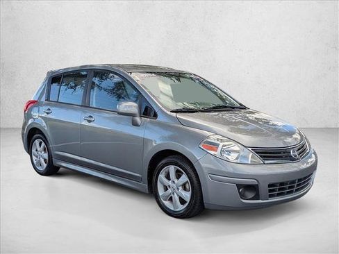 Used 2011 Nissan Versa Hatchback w/ Premium Pkg FWD image 3