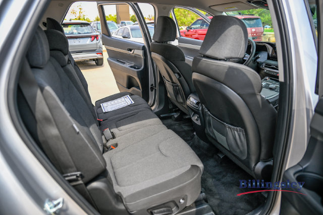 Used 2025 Hyundai Palisade SE FWD image 14