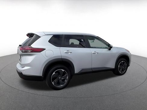 Used 2025 Nissan Rogue SV AWD/4WD image 14