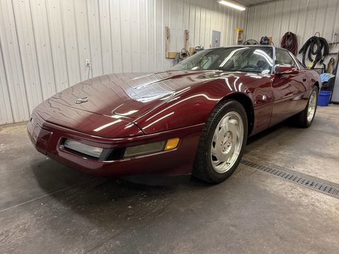 Used 1993 Chevrolet Corvette Coupe image 2