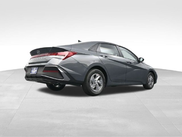 Used 2026 Hyundai Elantra SE FWD image 38