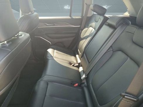 New 2023 Jeep Grand Cherokee Limited image 24