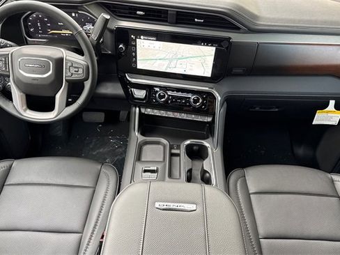 New 2026 GMC Sierra 2500 Denali w/ Denali Reserve Package image 15