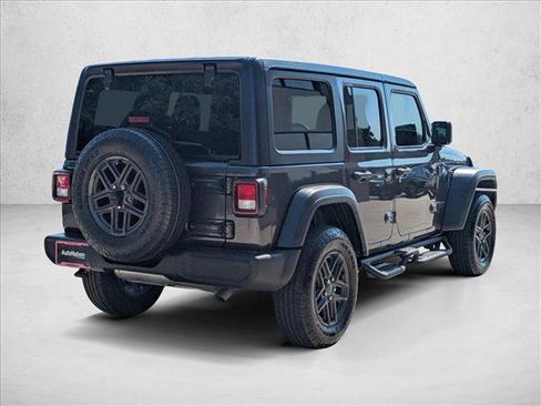 Used 2024 Jeep Wrangler Unlimited Sport AWD/4WD image 6
