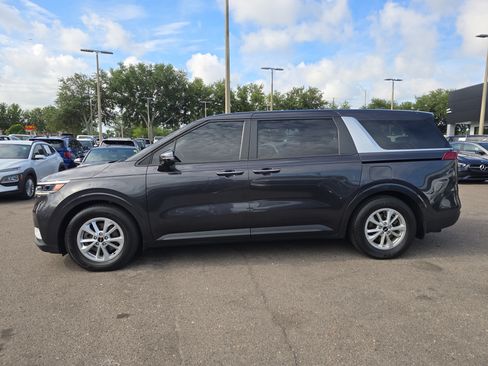 Certified 2023 Kia Carnival LX FWD image 5