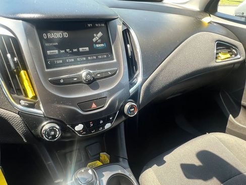 Used 2018 Chevrolet Cruze LT FWD image 22